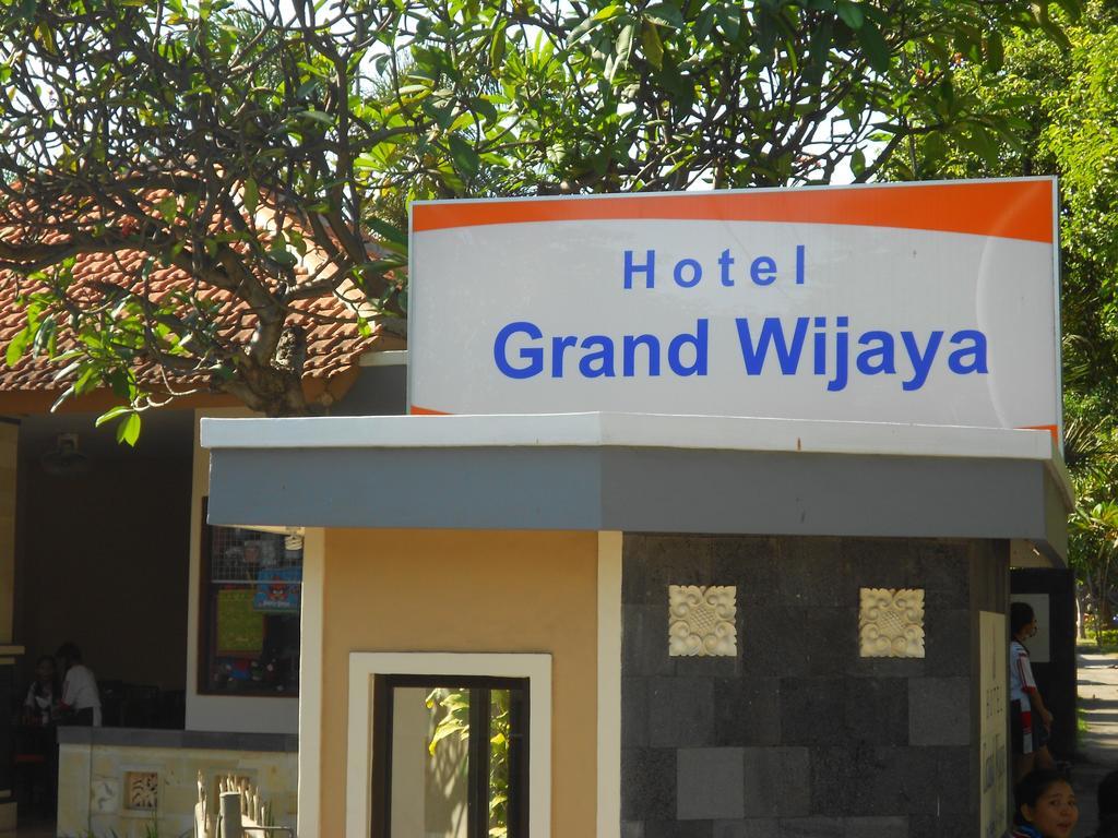 Hotel Grand Wijaya Сингараджа Экстерьер фото